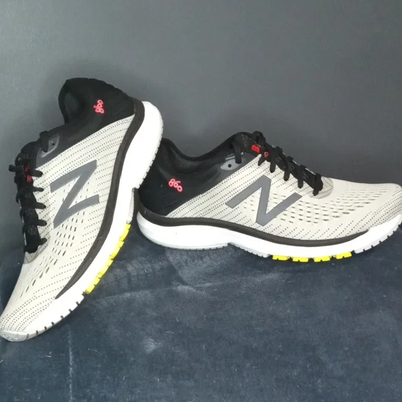 New Balance 860 V10 Gray and Black Athletic Shoes EXCELLENT! New Balance 860 v10 Women US 11 Black Gray  main image 4